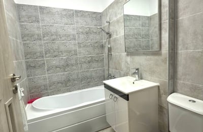 Location longue durée d’un appartement chaleureux de 1 pièce, Bucarest, secteur 6, Chiajna, Roumanie